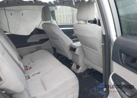 2018 Toyota Highlander Le из США, поврежденный, VIN 5TDZARFH2JS037796